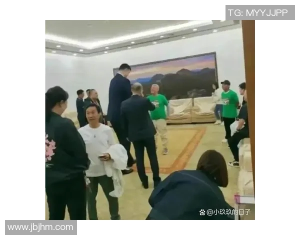 赵本山与姚明街头偶遇引发热议两位巨星的幽默互动令人捧腹大笑 赵本山与姚明街头偶遇引发热议两位巨星的幽默互动令人捧腹大笑