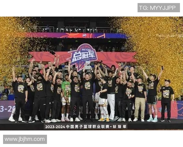 辽宁队夺得CBA总冠军创造历史,登上王者宝座 辽宁队夺得CBA总冠军创造历史,登上王者宝座